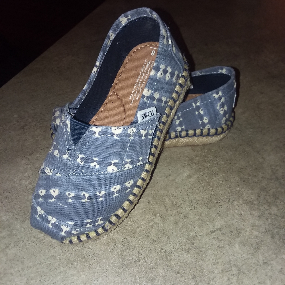 Toms